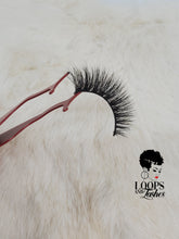 Load image into Gallery viewer, London Lashes