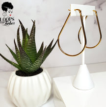 Load image into Gallery viewer, Gold Stainless Steel Teardrop-Shaped Hoop Earrings for women