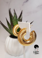 Load image into Gallery viewer, 316L Stainless Steel PVD High Grade Hollow Design Chunky Bold Gold Hoop Earrings with Thread Texture